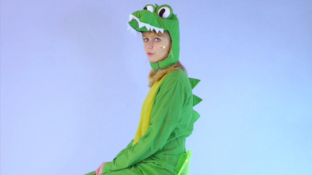 Abbie Ozard shares snappy new single 'Crocodile Tears'