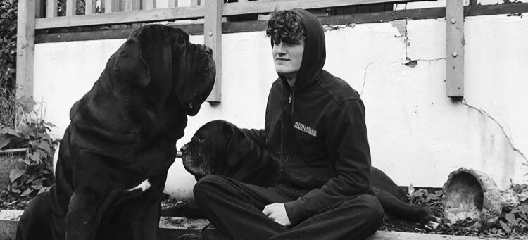 Harry Bunker - HQ - press photo 2