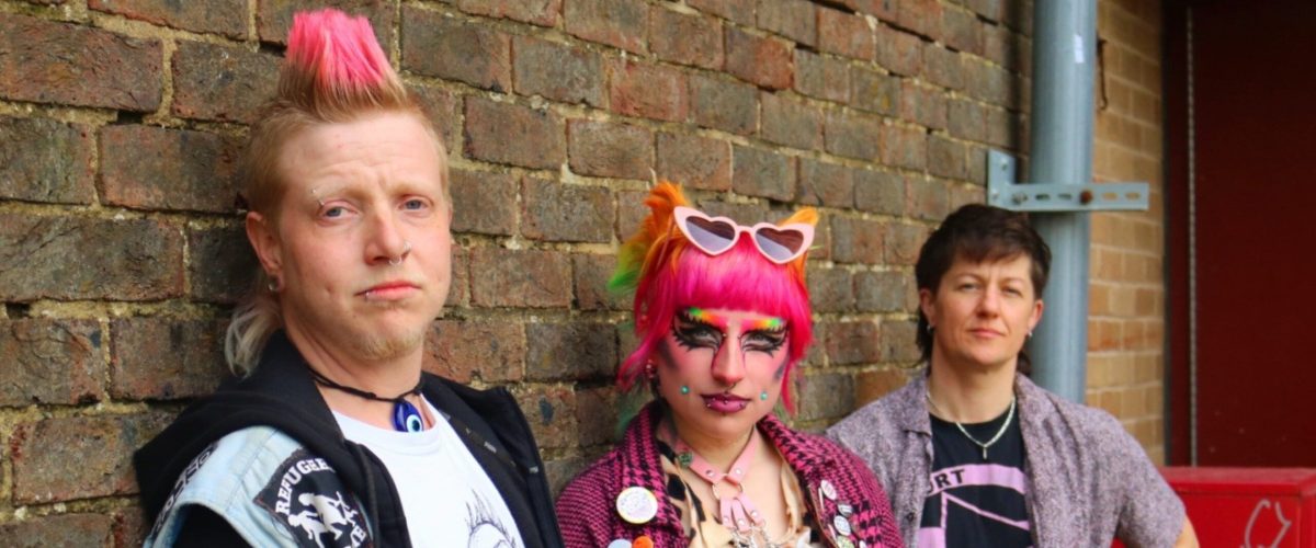 Daffodildos press photo for debut single 'No Pride'