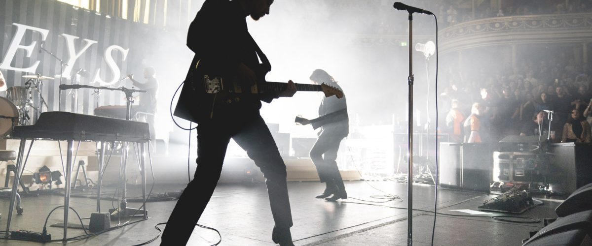 arctic monkeys to release live album from the royal albert hall for war child uk