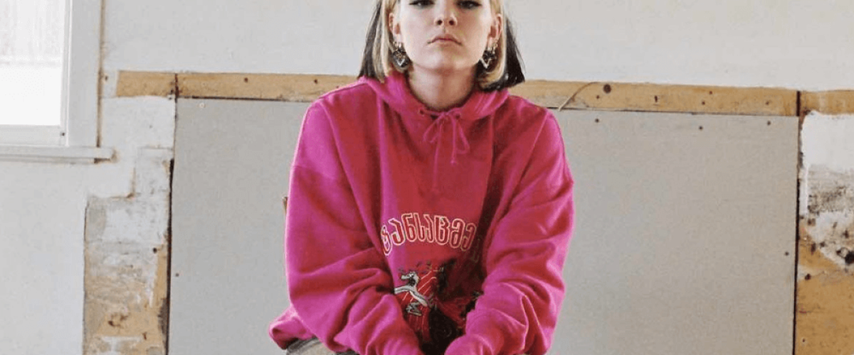 Benee - the NZ sensation drops debut album 'Hey u x'