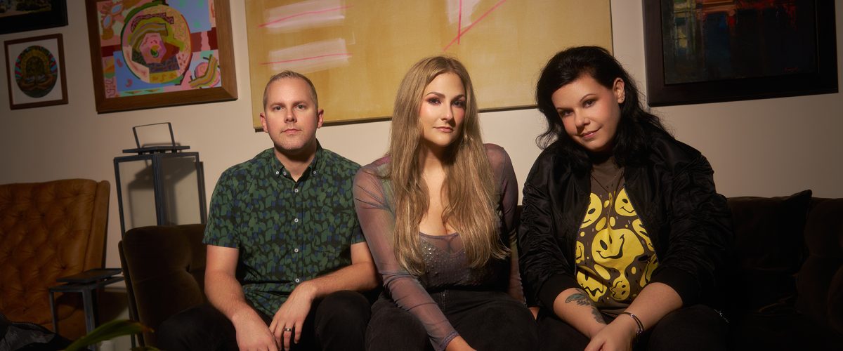 Move Like Creatures press photo for 'Daggers'