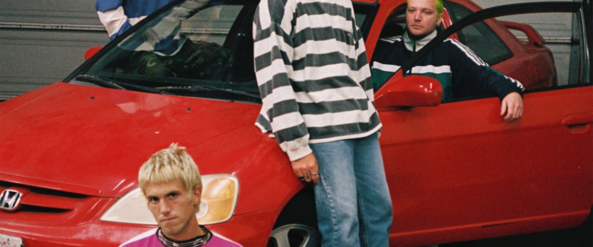 HUNNY press photo for sports with strangers