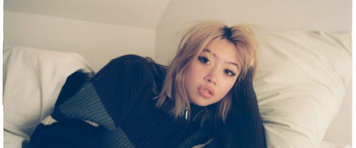 Beabadoobee press photo