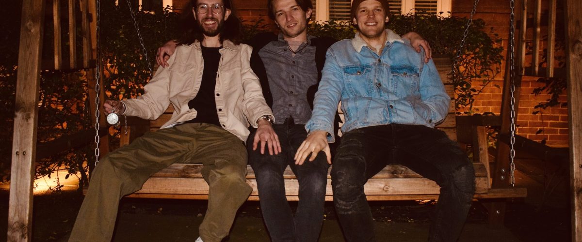 Midnight Repost press photo for single 'Blue Eyes'