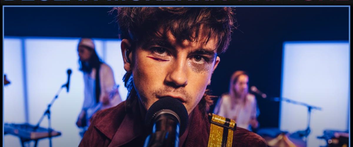 declan mckenna live performance of rapture