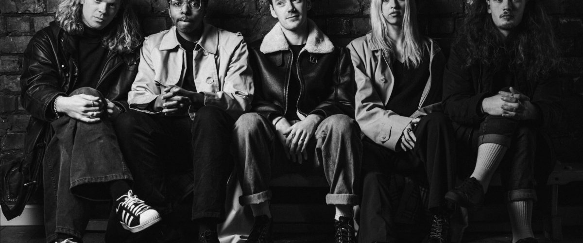 about-faces press photo for single 'Heaven Sent'