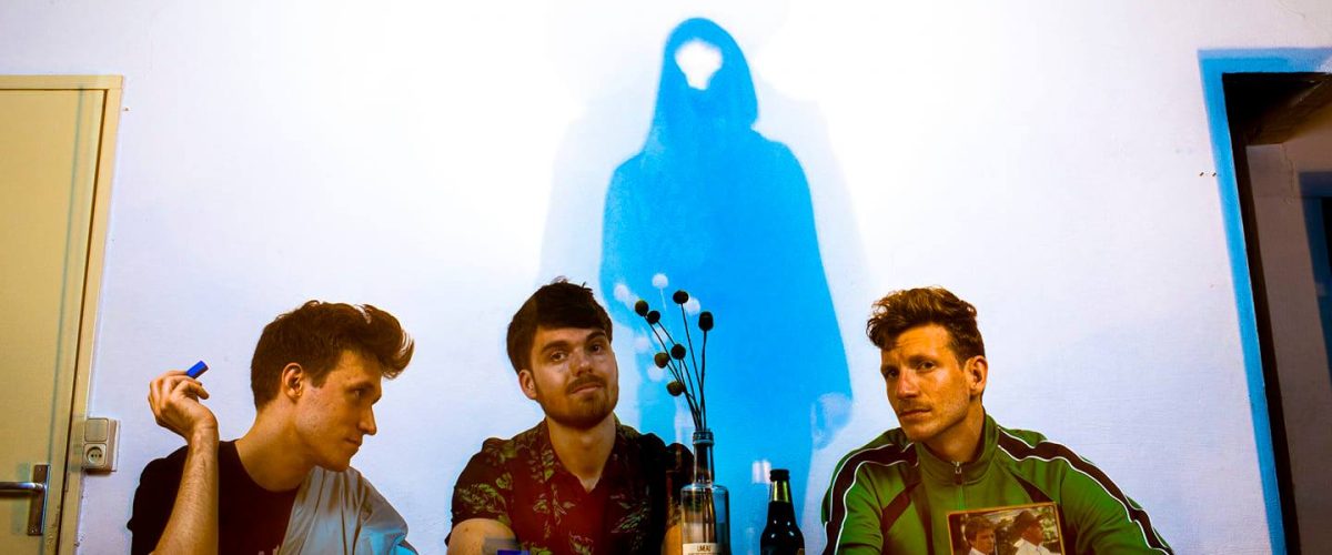 dayweaver s01e01-5 press photo